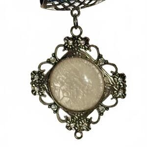 Elegant Blue Scarf with Vintage-Style Silver Pendant – Timeless Accessory